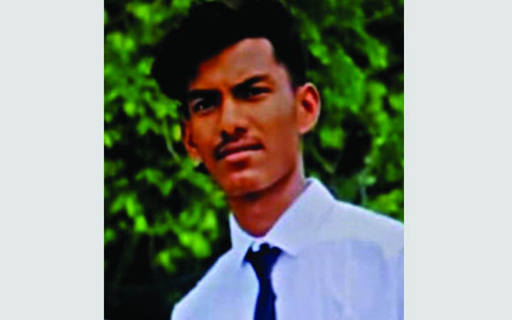 চট্টগ্রামের রাউজানে নিজ ঘরে ঝুলছিল কলেজছাত্রের লাশ