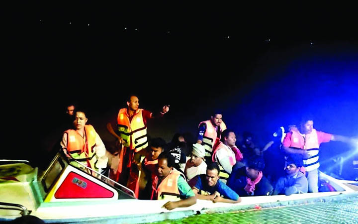 সদরপুরে সাত জেলের কারাদণ্ড, ৫ হাজার মিটার জাল জব্দ