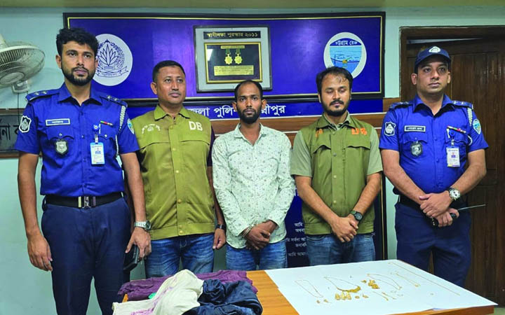 লক্ষ্মীপুরে স্বর্ণের লোভে মা-মেয়েকে গলা কেটে হত্যা, মূলহোতা গ্রেপ্তার