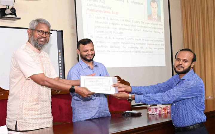 গবেষণায় অবদান রাখায় কুমিল্লা বিশ্ববিদ্যালয়ের বার শিক্ষককে প্রণোদনা