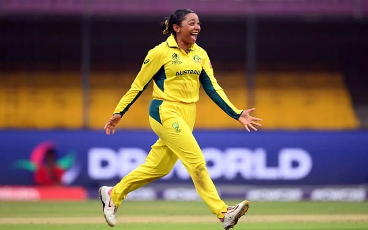 বিশ্বকাপে সাত উইকেট নিয়ে অস্ট্রেলিয়ান স্পিনারের রেকর্ড
