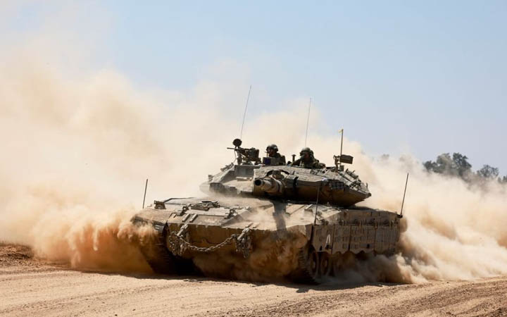 গাজায় ঢুকছে মিশরের ভারি উদ্ধার সরঞ্জাম