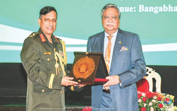 বঙ্গভবনে রাষ্ট্রপতির সঙ্গে এনডিসি প্রতিনিধি দলের সাক্ষাৎ