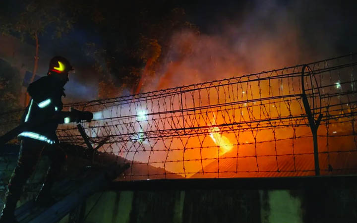 সিলেটে বিটিসিএল অফিসে আগুন