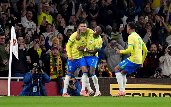 ব্রাজিলের প্রতিশোধ সেনেগালকে হারিয়ে