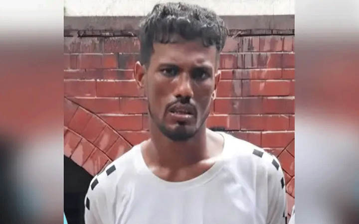 রাজধানীর মোহাম্মদপুরে অস্ত্রসহ ‘রক্তচোষা জনি’ গ্রেপ্তার