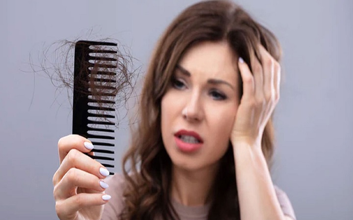 যে ভিটামিনের অভাবে হঠাৎ অতিরিক্ত চুল পড়ে যায়