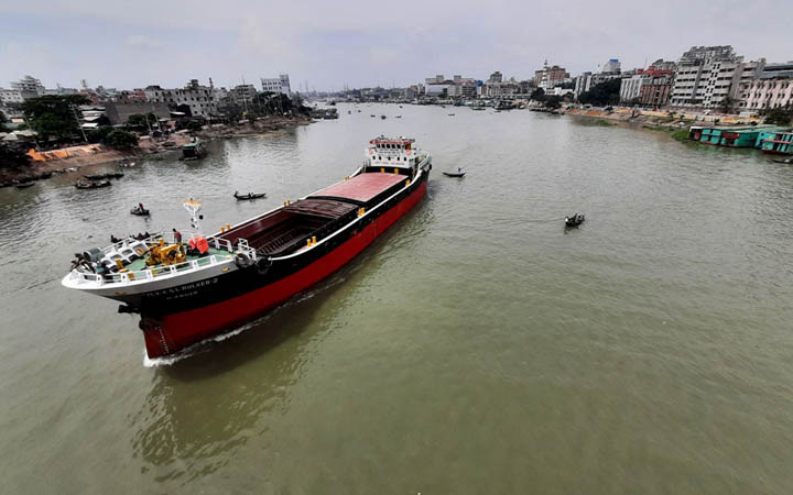 দেশজুড়ে নৌপথেও চলছে লাগামহীন চাঁদাবাজি