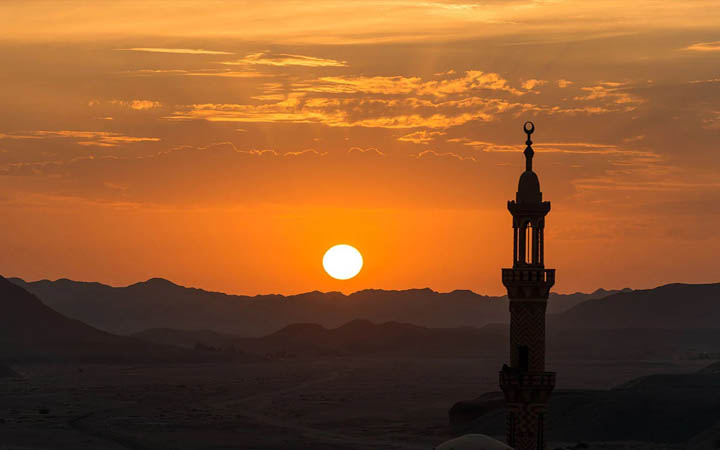 আল্লাহর ভালোবাসা লাভের ১০ আমল