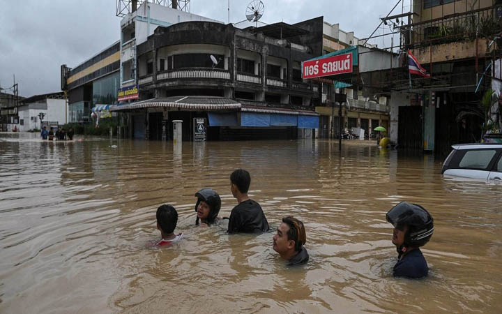 থাইল্যান্ডে বন্যায় মৃতের সংখ্যা বেড়ে ১৬২