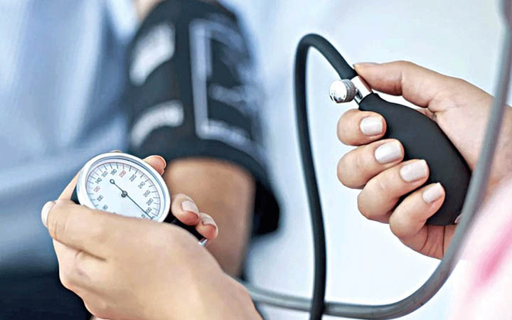 দেশের ৩৩ শতাংশ মানুষ কোনো না কোনো রোগে ভুগছেন