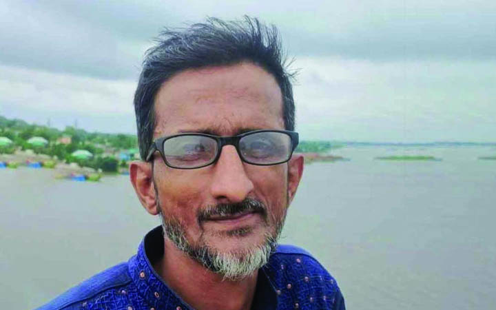 রাজধানীর খিলগাঁও ফ্লাইওভারে মোটরসাইকেল দুর্ঘটনায় সাংবাদিক নিহত