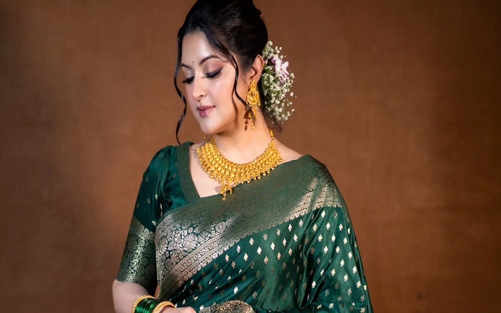 কিসের টানে ঢাকা ছাড়লেন পরীমণি