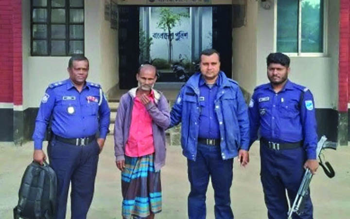 রাজবাড়ীর বালিয়াকান্দিতে ৭ বছরের শিশুকে ধর্ষণের অভিযোগ, ৫৫ বছরের বৃদ্ধ গ্রেপ্তার