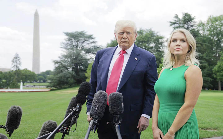 প্রেস সেক্রেটারি লেভিটকে প্রশংসায় ভাসালেন ডোনাল্ড ট্রাম্প