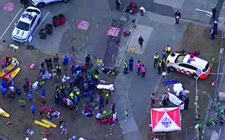 সিডনির বন্ডাই বিচে বন্দুক হামলা, নিহত বেড়ে ১৬