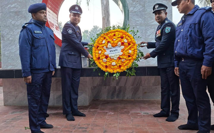 দিনাজপুরের হিলিতে নানা কর্মসূচিতে মহান বিজয় দিবস উদযাপন