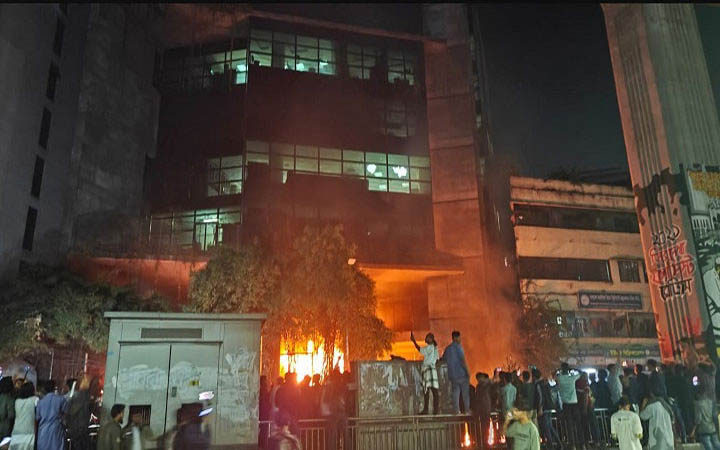 দ্য ডেইলি স্টার কার্যালয়ের আগুন নিয়ন্ত্রণে