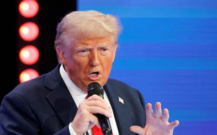 মাদুরোর সরে দাঁড়ানো ‘বুদ্ধিমানের কাজ’ হবে: ডোনাল্ড ট্রাম্প