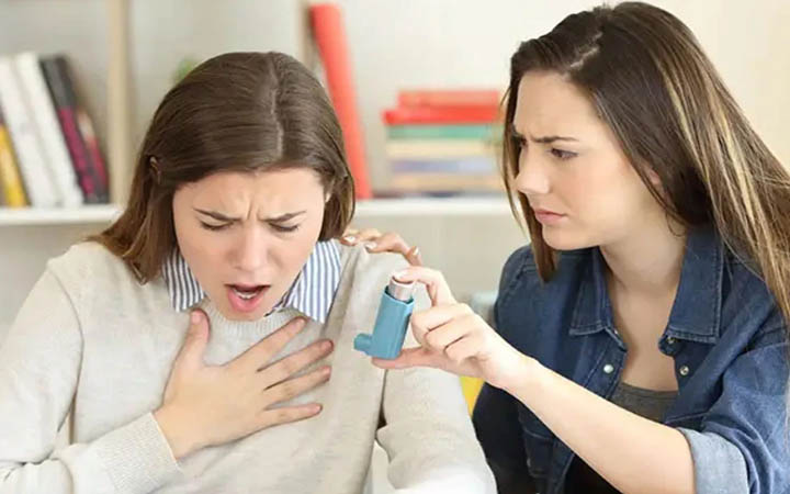 শীতে বাড়ছে হাঁপানি: ইনহেলার কাছে না থাকলে জরুরি ভিত্তিতে কী করবেন?