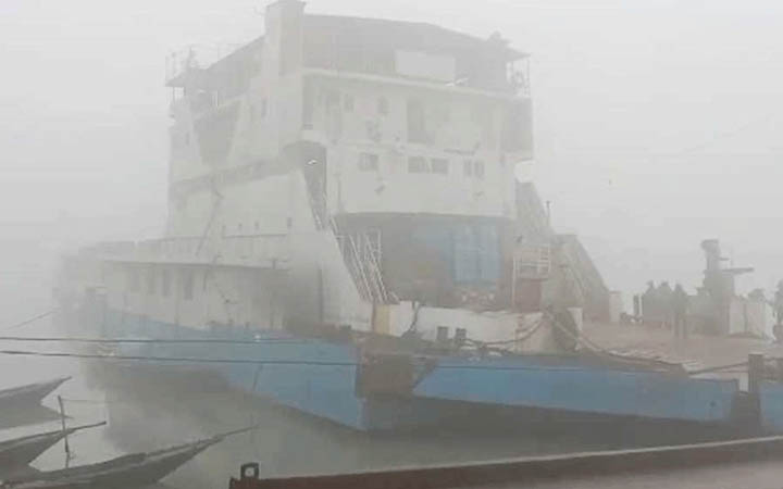 দৌলতদিয়া-পাটুরিয়া নৌ রুটে ফেরি চলাচল বন্ধ