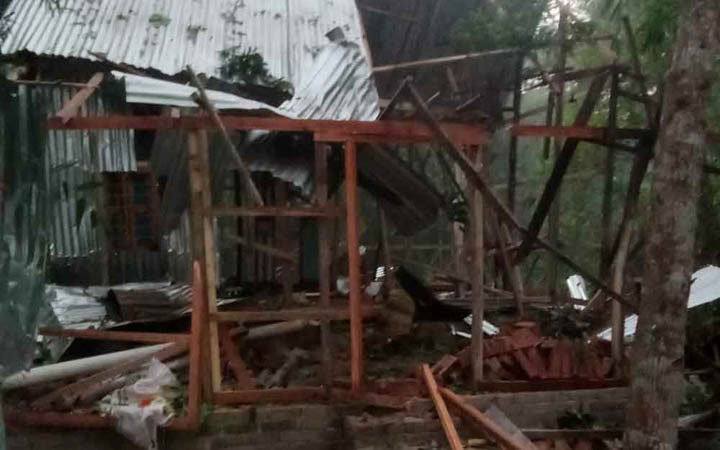 শরীয়তপুরে বোমা বিস্ফোরণে উড়ে গেল বসতঘর, যুবক নিহত