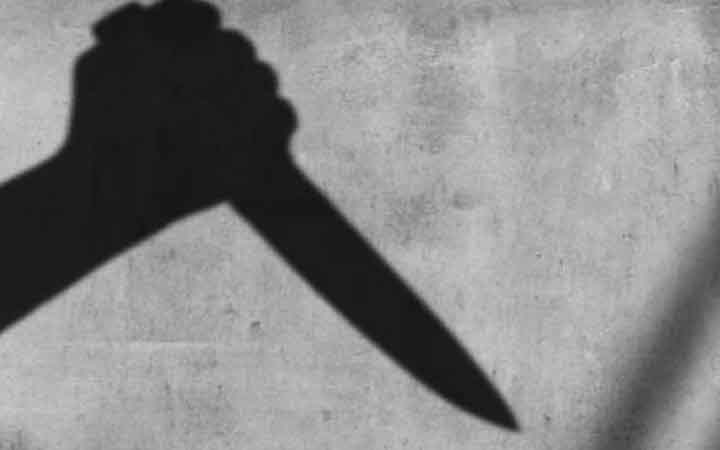 পাবনার ডিউটিরত নার্সকে স্বামীর ছুরিকাঘাতের অভিযোগ