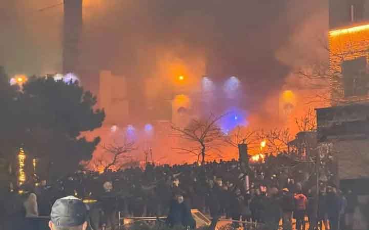 ফের বিক্ষোভে উত্তাল ইরান, জড়ো হচ্ছে আরও মানুষ
