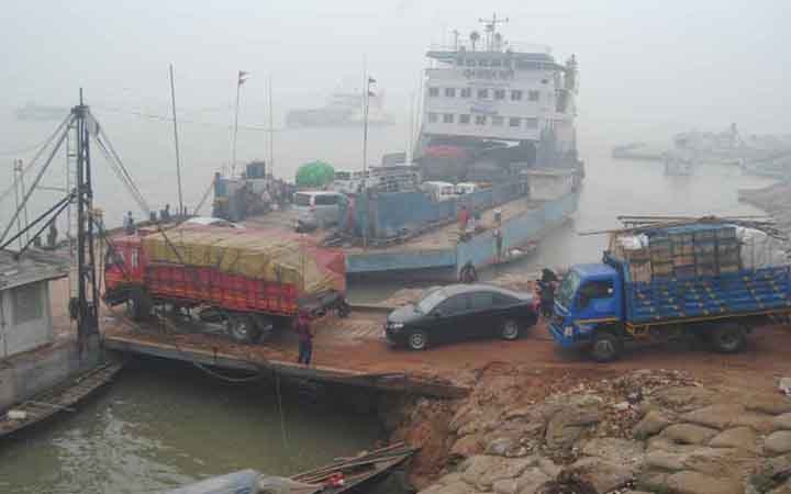 নৌযান চলাচলে সতর্কবার্তা আবহাওয়া অফিসের