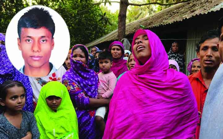 ‘আমার আব্বুরে ক্যাডায় যেন মাইরা লাইছে’
