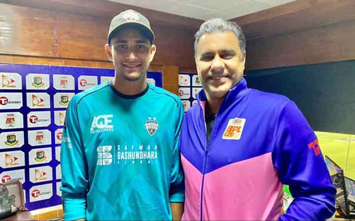 গতি ১৫০-এর উপরে রেখো—নাহিদ রানাকে ওয়াকার ইউনিস