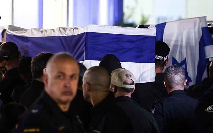 গাজা থেকে সর্বশেষ ইসরায়েলি বন্দির লাশ ফেরত আসায় ট্রাম্পের প্রশংসা