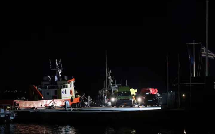 গ্রিস উপকূলে নৌকা ও জাহাজের সংঘর্ষ, ১৫ অভিবাসীর মৃত্যু