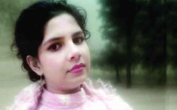 নারায়ণগঞ্জের আমলাপাড়ায়  বিউটি পার্লারে মিলল নারীর লাশ, স্বামীকে জিজ্ঞাসাবাদ