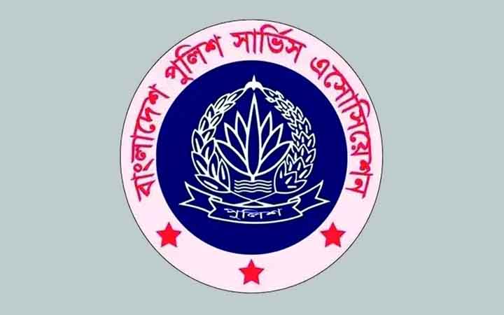 পুলিশের পোশাক পরিবর্তনের সিদ্ধান্ত পুনর্বিবেচনার দাবি