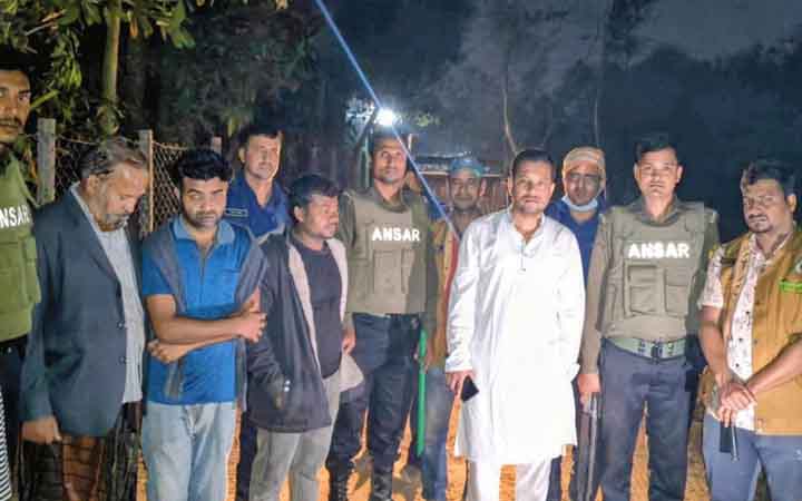 কুমিল্লার চৌদ্দগ্রামে অবৈধভাবে মাটি কাটায় ৫ লাখ টাকা অর্থদণ্ড, ৩ জনের জেল