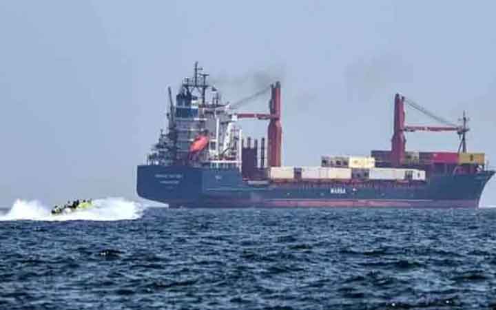 মধ্যপ্রাচ্য থেকে ‘এক লিটার তেলও’ রপ্তানি করতে দেওয়া হবে না : আইআরজিসি