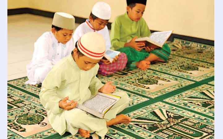 শিশুদের ইবাদতমুখী করে গড়ে তোলার উপায়