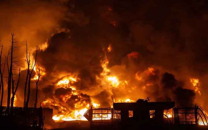 মধ্যপ্রাচ্যে যুক্তরাষ্ট্রের বাণিজ্যিক স্থাপনার আশপাশ থেকে সাধারণ মানুষকে সরে যাওয়ার আহ্বান