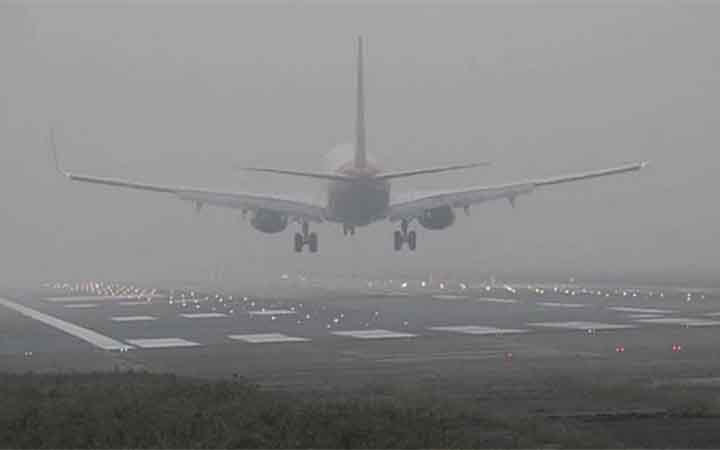 বৈরী আবহাওয়ায় ঢাকার পাঁচ ফ্লাইট নামল চট্টগ্রামে