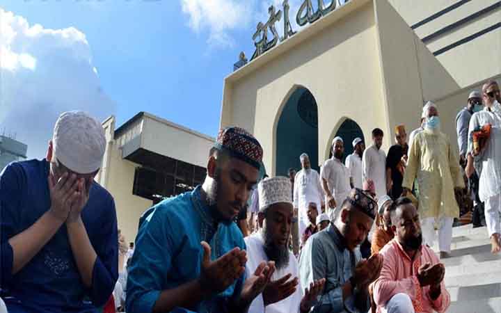 বায়তুল মোকাররমে ঈদের প্রথম জামাত অনুষ্ঠিত