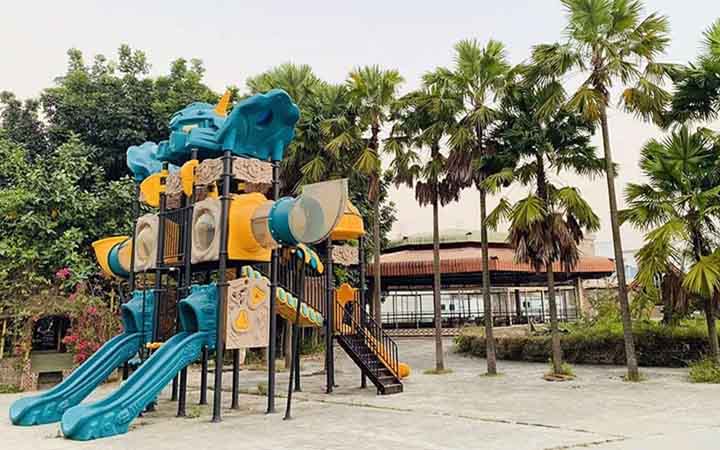 ছুটি কাটাতে ঢাকার কাছেই ঐতিহ্যে-প্রকৃতিতে