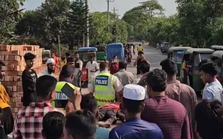 কুলিয়ারচরে সড়ক দুর্ঘটনায় দুই তরুণ নিহত