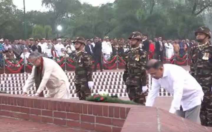 স্বাধীনতা দিবসে জাতীয় স্মৃতিসৌধে রাষ্ট্রপতি ও প্রধানমন্ত্রীর শ্রদ্ধা