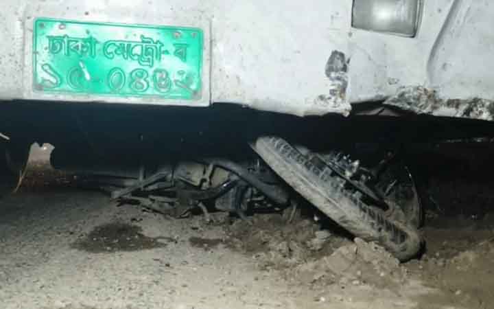 নাটোরে পৃথক সড়ক দুর্ঘটনায় নিহত ২