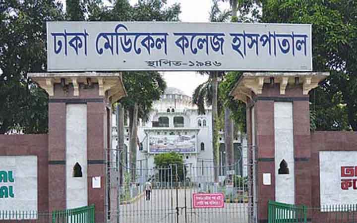 রাজধানীর ডেমরায় অটোরিকশা উল্টে বৃদ্ধ চালকের মৃত্যু