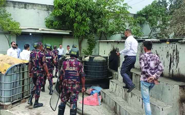 নারায়ণগঞ্জের সিদ্ধিরগঞ্জে অবৈধভাবে ৯ হাজার লিটার জ্বালানি তেল মজুদ, একজনের কারাদণ্ড