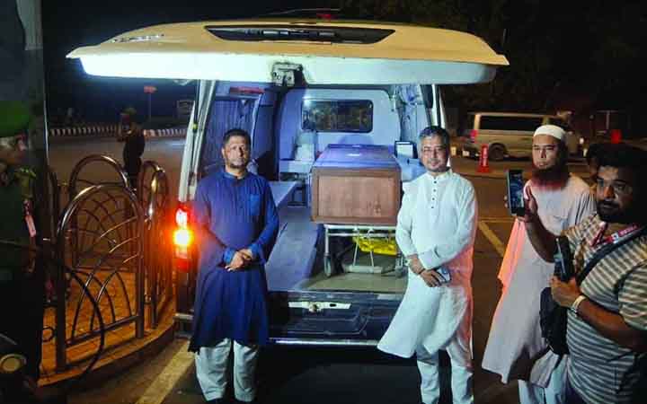 বাহরাইনে ক্ষেপণাস্ত্র হামলায় নিহত তারেকের লাশ দেশে পৌঁছেছে