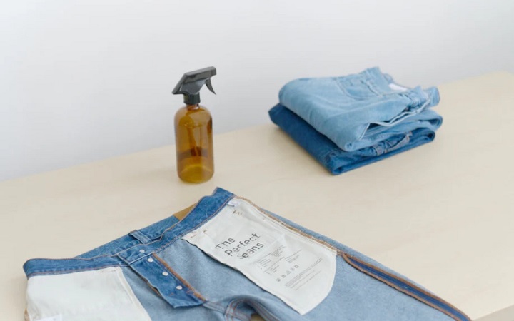 জিন্স দীর্ঘদিন নতুন রাখতে সঠিক যত্নের সহজ টিপস