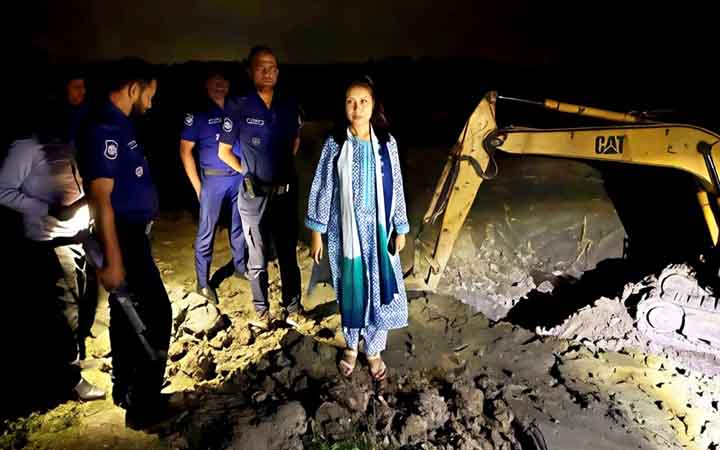 ফরিদপুরের সদরপুরে কৃষিজমির মাটি কাটায় অর্ধ লাখ টাকা জরিমানা